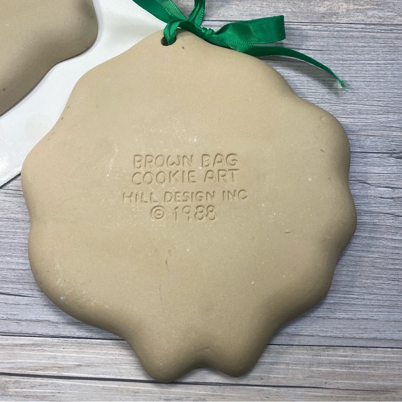 Vintage Brown Bag Cookie Art, (2) Christmas cookie molds with Instructions. - Picture 7 of 9